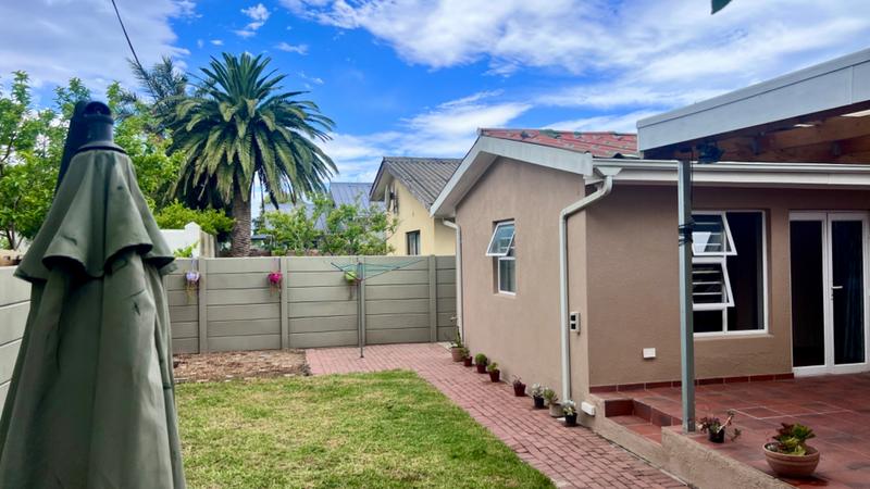 3 Bedroom Property for Sale in Lochnerhof Western Cape